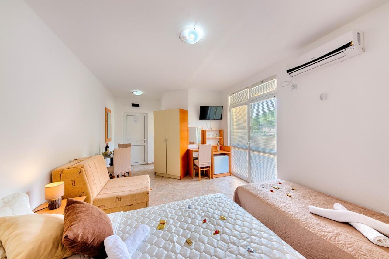 Hotel Dana Čanj Екстериор снимка