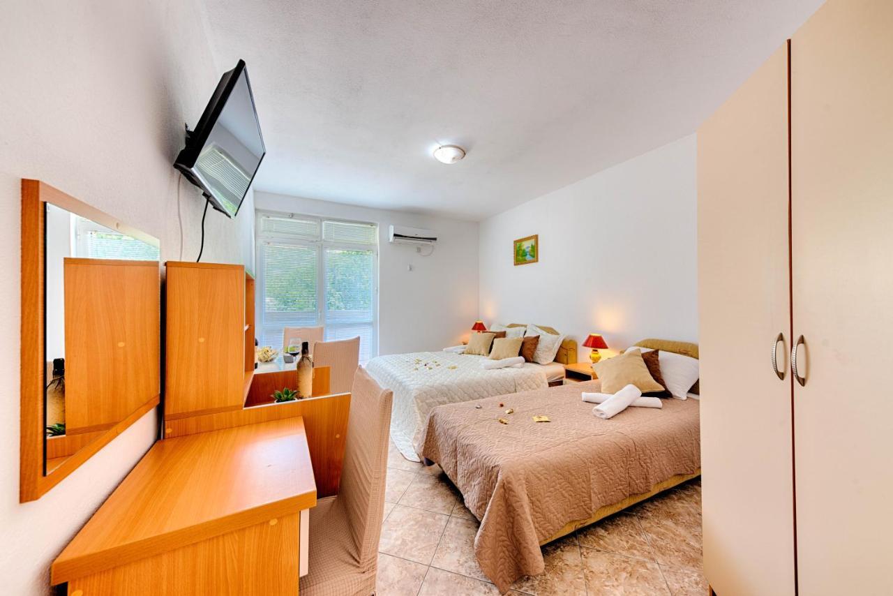 Hotel Dana Čanj Екстериор снимка