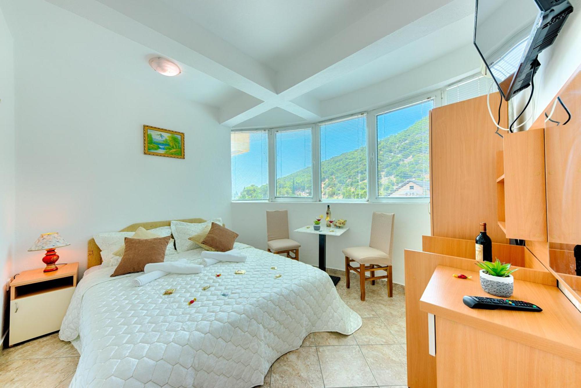 Hotel Dana Čanj Екстериор снимка